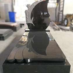 Flat Cover with Leaf headstone 